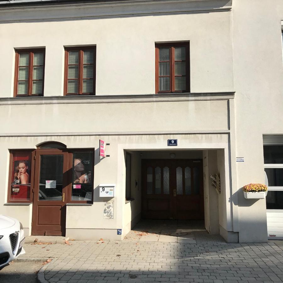 Apartmán Lg Tiny Korneuburg Exteriér fotografie
